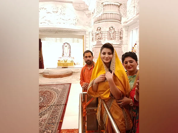 Urvashi Rautela seeks blessings at Ram Mandir in Ayodhya ahead of her film release