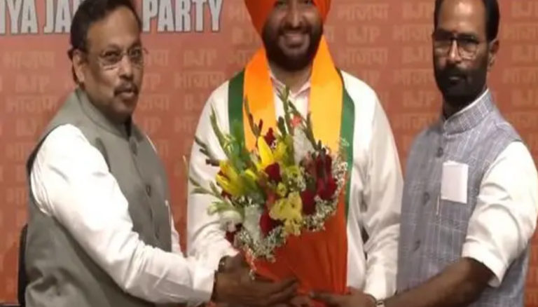 Delhi: Congress MP from Ludhiana Ravneet Singh Bittu joins BJP ahead of LS polls