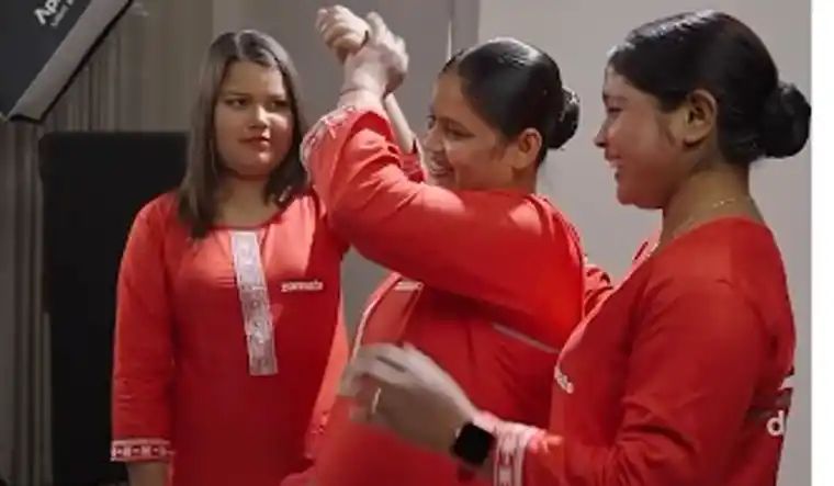 Zomato comes out with new dress code for its female delivery partners