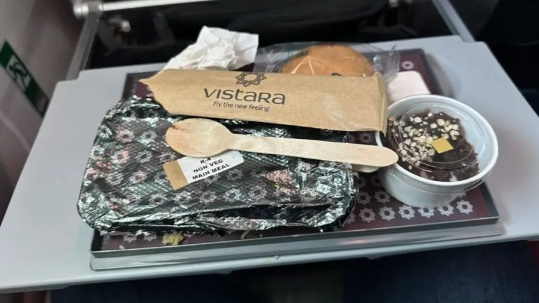 Is Vistara Food On The Same Par With Hostel Food? Netizens Share Thoughts