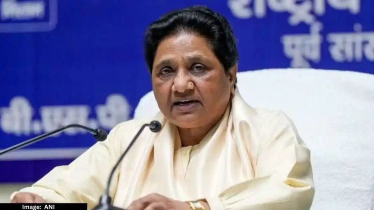 BSP Fighting Lok Sabha Polls on its Own, Opposition Spreading Alliance Rumours: Mayawati