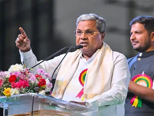 Deve Gowda aligned with BJP for survival, says Karnataka CM Siddaramaiah