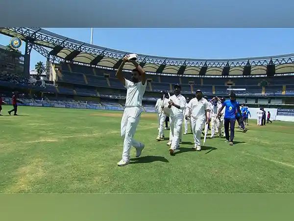 Rohit Sharma congratulates “Mumbai ka Yoddha” Dhawal Kulkarni after Ranji triumph