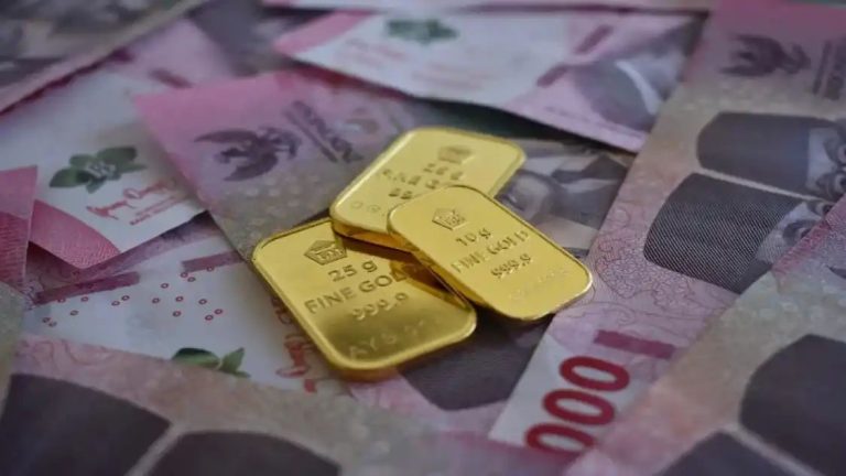 Gold Prices In Dubai Fall: Yellow Metal Globally Snaps 3-Weeks Winning Streak Amid Firm Dollar