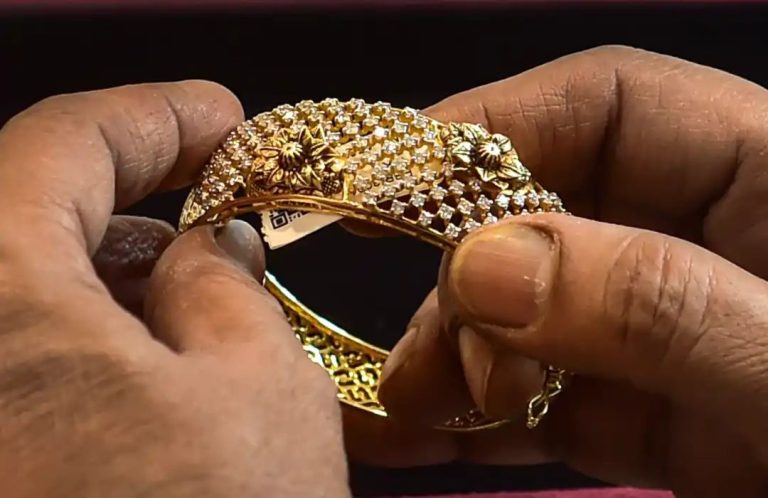 Gold futures rise Rs 135 to Rs 65,730/10 gm