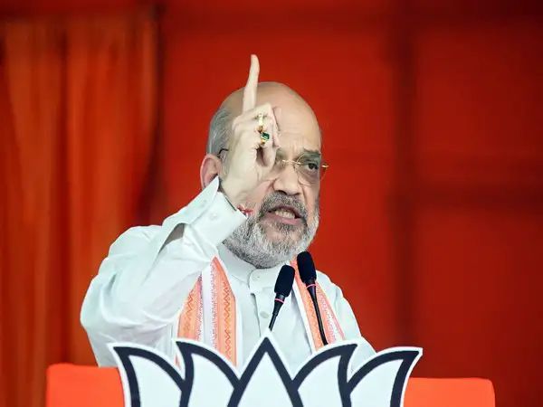 Putra, putri moh mein tut gayin…”: Amit Shah on split in Shiv Sena, NCP in Maharashtra