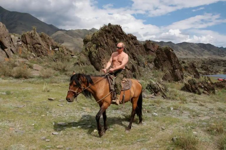 The history of health claims that have dogged Vladimir Putin