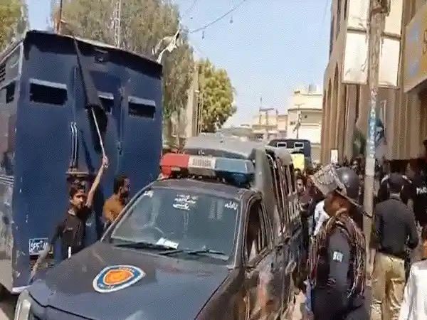 Daughters of Sindhi activist Hidayat Lohar arrested after brutal baton charge by Pak law enforcement agencies