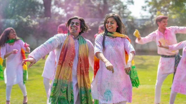 Holi 2024: Eye-Care Tips That You Must Follow To Protect Your Eyes While Playing With Colours