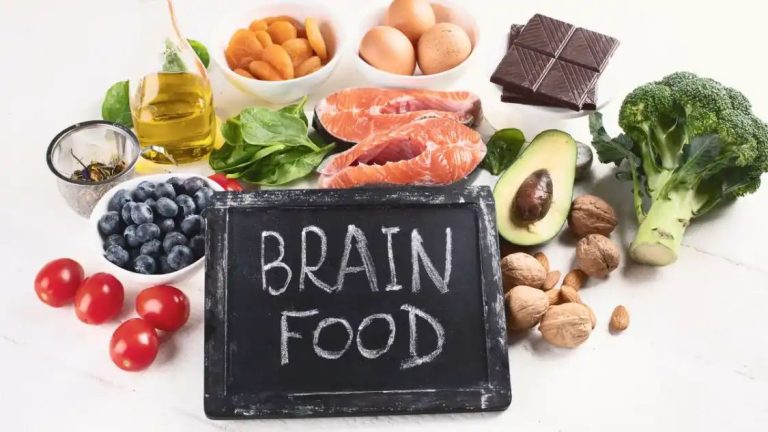 5 Brain-Boosting Foods To Help You Stay Sharp During Stressful Deadlines