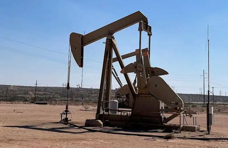 Oil prices fall for a second day as US crude inventories increase