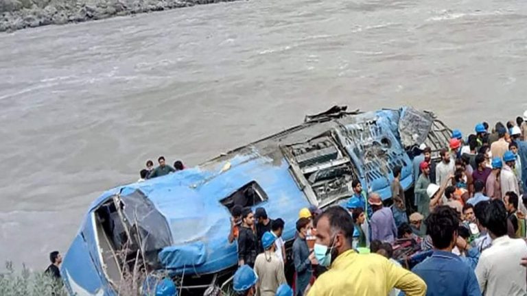 Pakistan: Gozaro accident in Balochistan, 17 killed, 38 injured as bus falls into valley