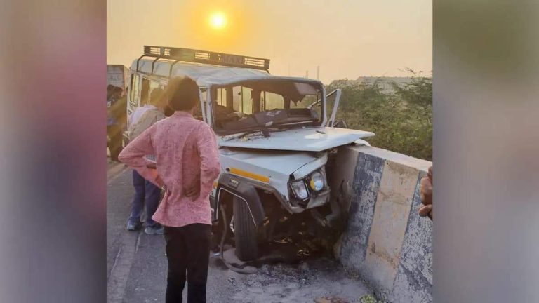 Bhuj: 3 killed and more than 5 injured as Hurricane car hits bridge near Padhar