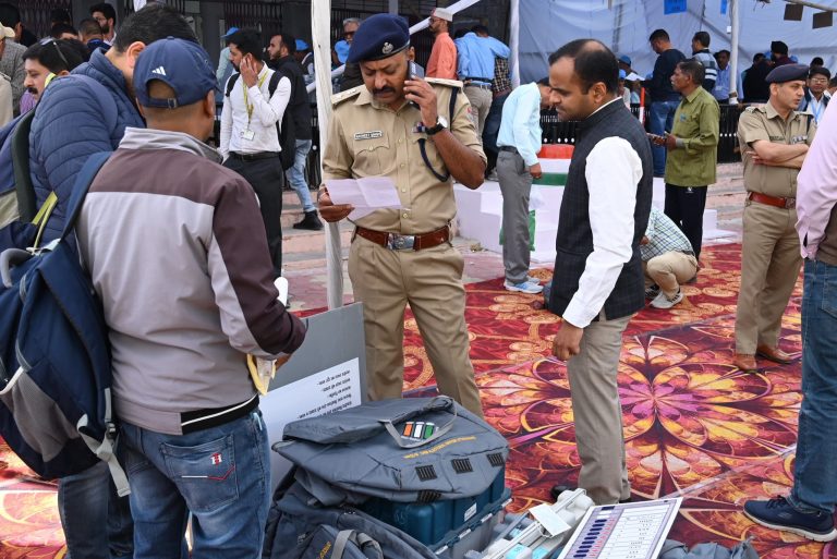 15 polling parties of Narendranagar assembly left