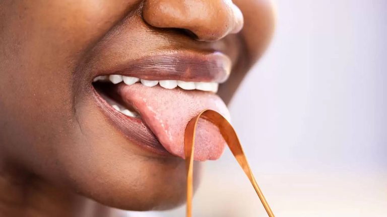 Along with teeth, clean your tongue also, otherwise many diseases may occur, know cleaning tips!