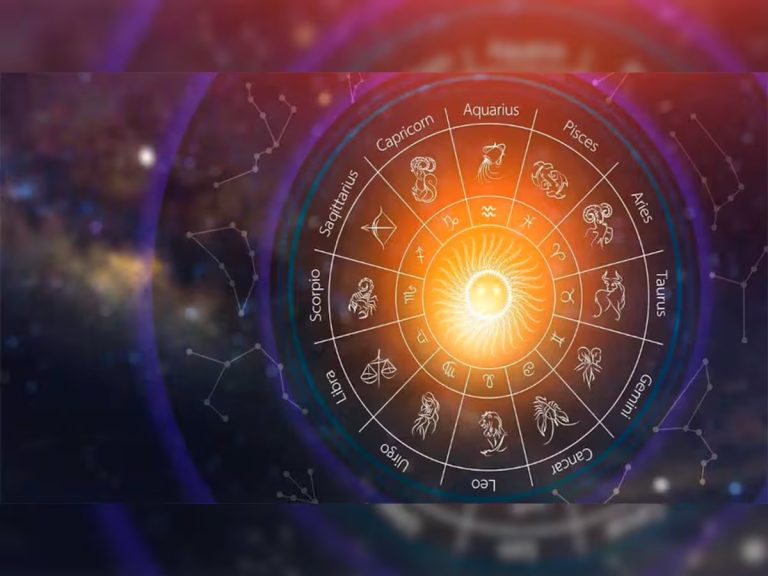 Trigrahi Yoga: Trigrahi Yoga is being formed in Aries, people of 4 zodiac signs will get great success in career