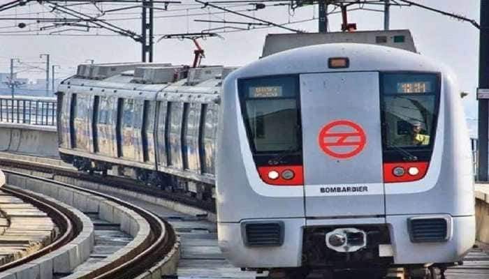 Metro commuters: Good news!  Unlimited travel in Delhi Metro for just Rs 200