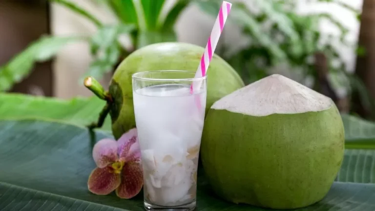 7 benefits of drinking coconut water daily in summer, many diseases will remain away