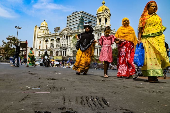 South Bengal, some parts of the northern districts of the state continue to swelter with heat