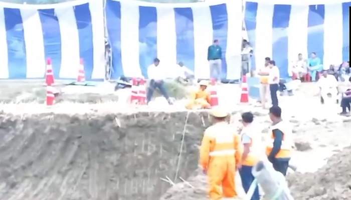 6 year old innocent fell into 160 feet deep borewell in Rewa, rescue operation continues with 10 JCB machines