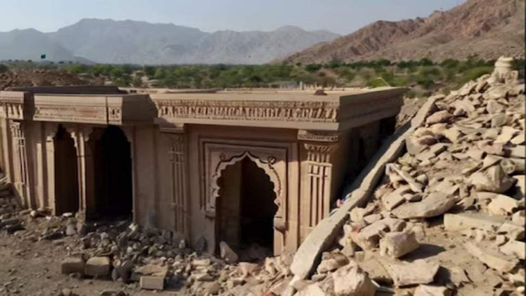 Pakistan News: A historic Hindu temple was demolished in Khyber Pakhtunkhwa, Pakistan