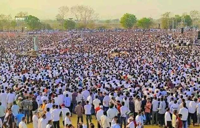 If there was a disturbance in ‘Kamalam’ then how did the crowd gather in the Kshatriya conference?