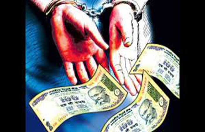 3 Central Drug Standard officials caught taking bribe worth lakhs