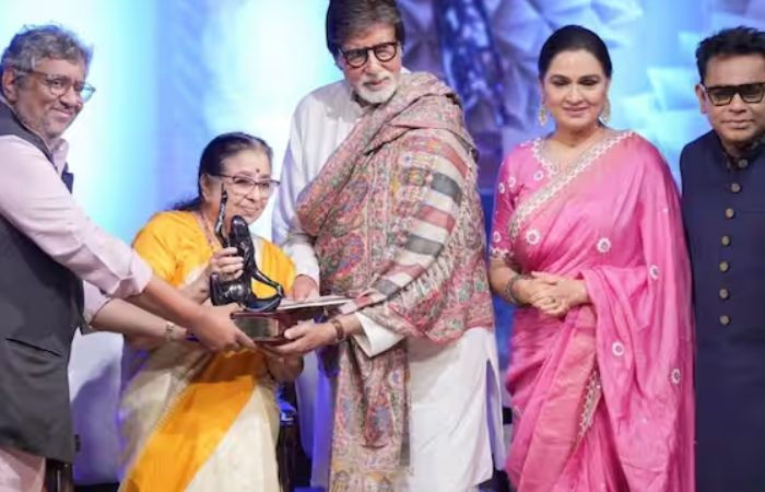 Bollywood megastar Amitabh Bachchan honored with Lata Dinanath Mangeshkar Award