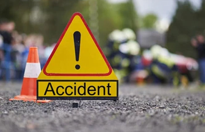 Heavy collision between two vehicles in Chhattisgarh, 10 people returning from a family function died on the spot