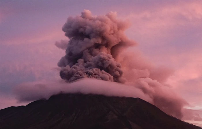 Chinese woman dies after falling into crater of active volcano in Indonesia