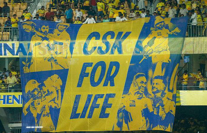 Video: Thousands of CSK fans got angry on Jadeja’s entry before Dhoni, what happened next…