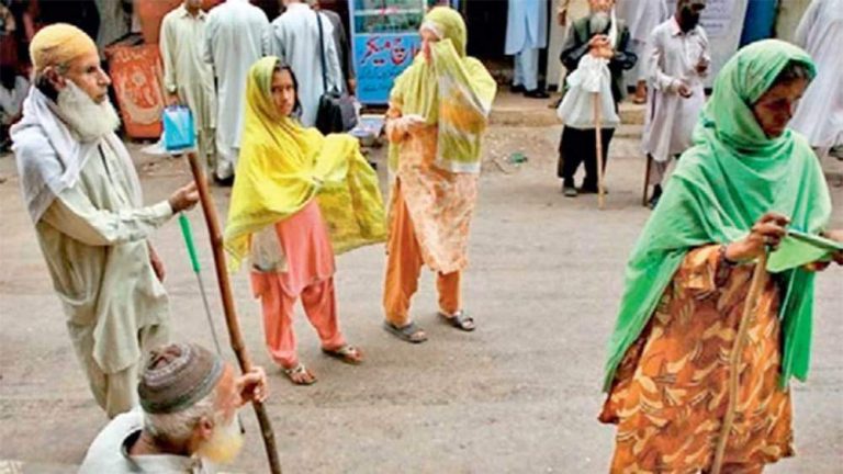 More than four lakh beggars on the streets of Karachi during Ramadan, crime graph increases