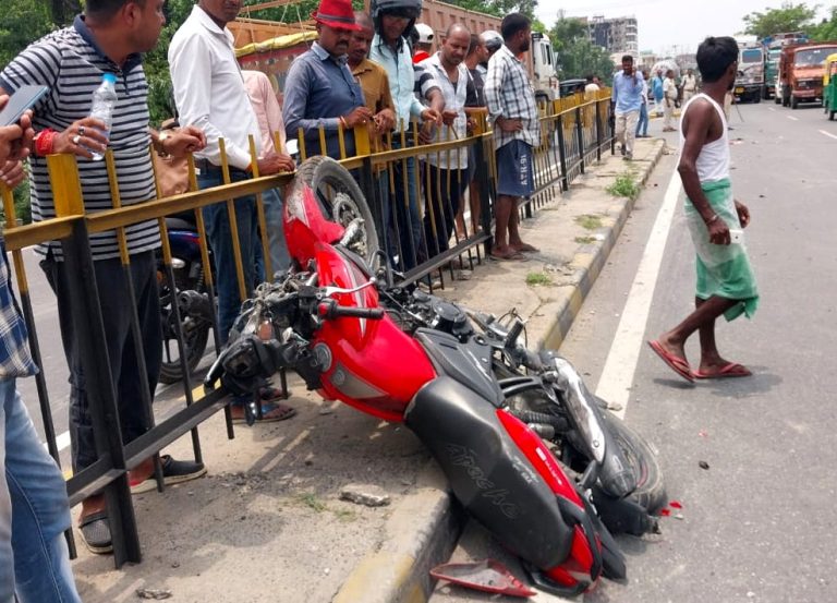 In Muzaffarpur, an out-of-control bus dragged two bikers for 30 meters, creating a public uproar after they died.