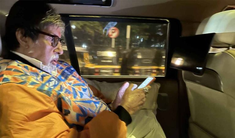 Amitabh Bachchan admits losing track of time on social media-Read