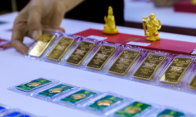 Gold prices plunge by 1.46%