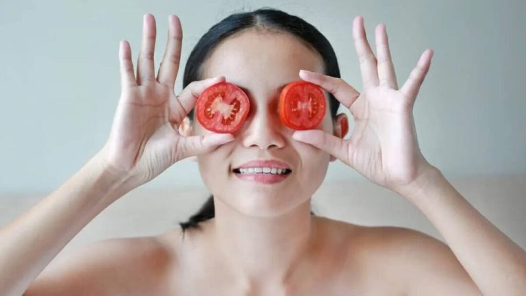 Due to heat, your face has become dull and dry, so do deep cleaning with tomato scrub; your face will glow – ..