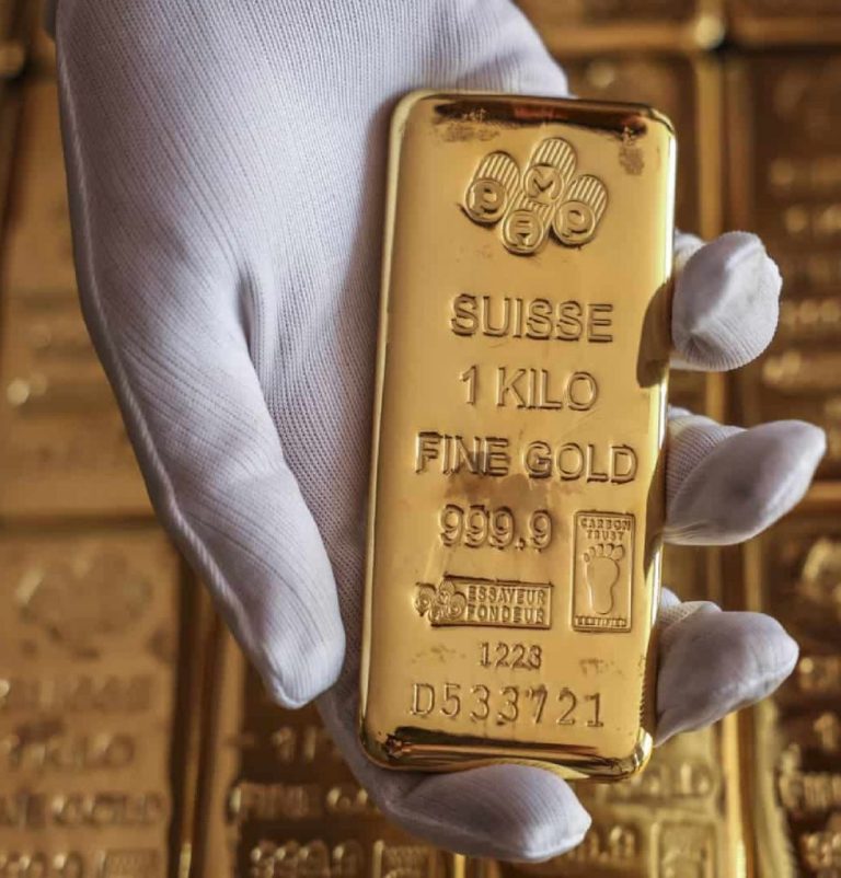 Gold is spooked by reports from Federal Reserve officials, and silver will embrace it after becoming a millionaire