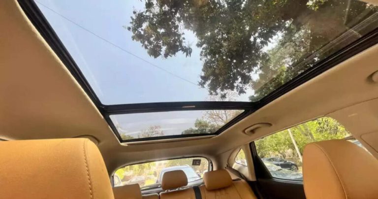 If you are planning to buy a car with sunroof, then know these things first to avoid losses