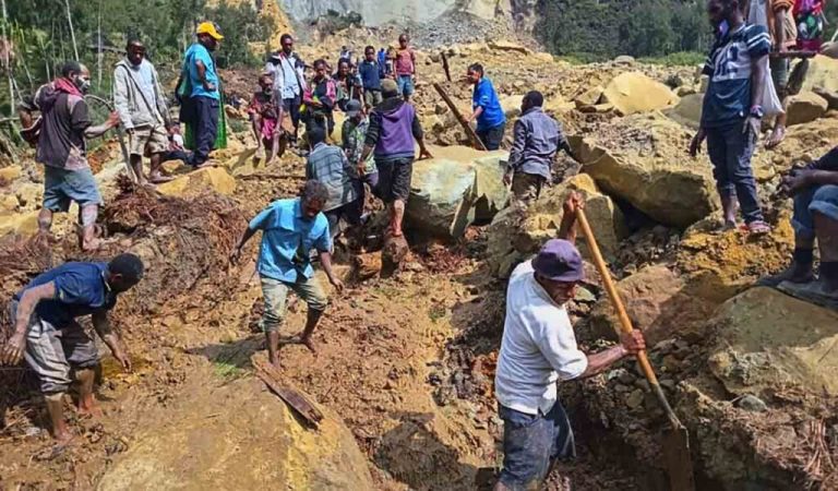 Papua New Guinea requests aid after landslide buries 2,000-Read