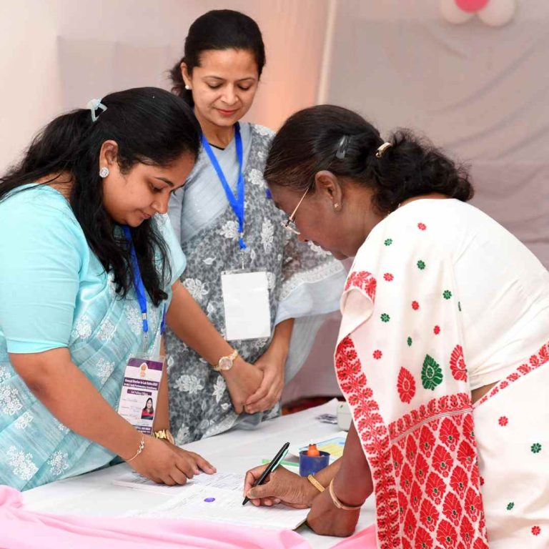 President Murmu Casts Vote at Pink Booth, Emphasizing Women’s Participation