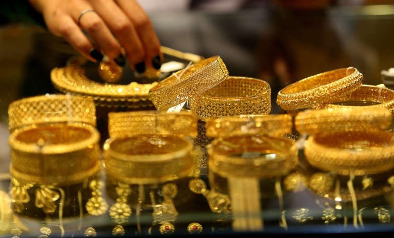 Bullion market: Gold became cheaper, silver also lost its shine