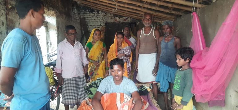 Bihar: Nature's destruction continues in Banga, youth dies in lightning strike, three more youths burn while standing under tree