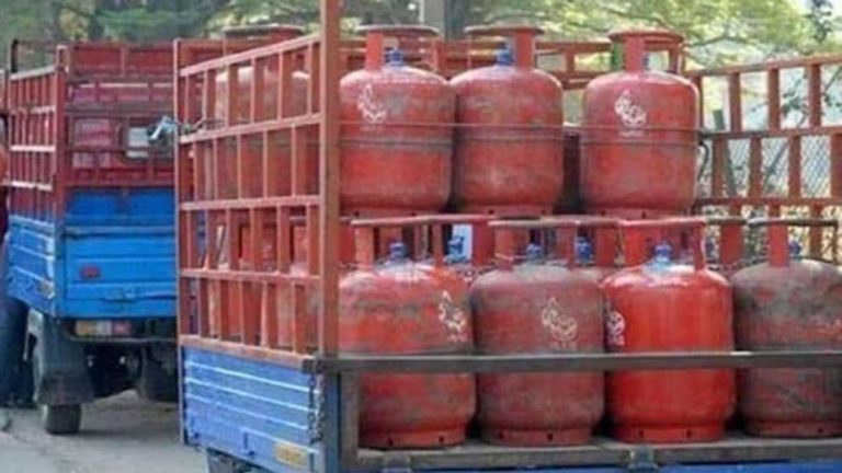 Business News: Commercial LPG gas cylinder cheaper by Rs 19, know the new rate