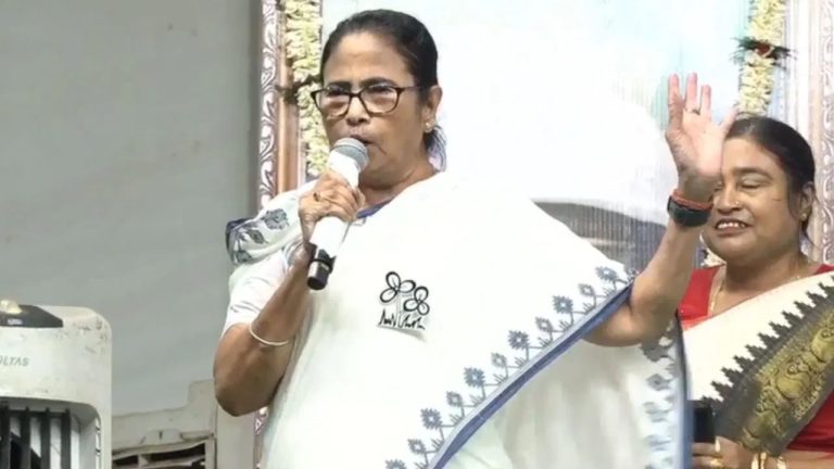 Mamata red in anger!  He announced from the platform that he was severing ties with the TMC MLA