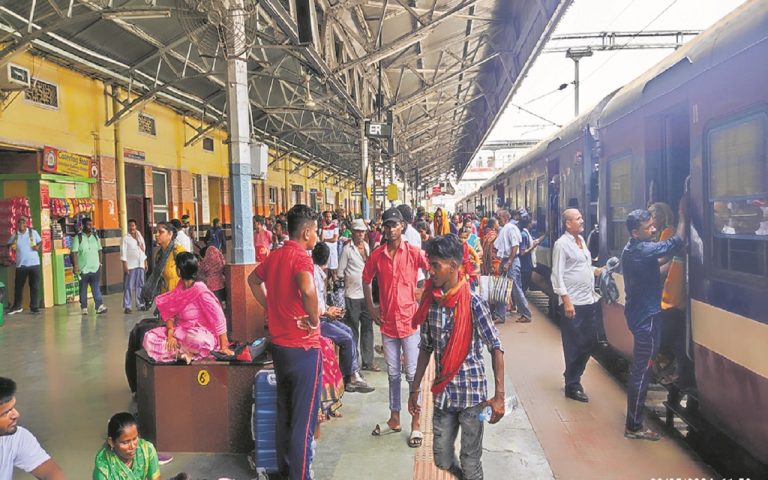 In Bihar, one died on the station platform and one in the bogie of the train due to extreme heat.