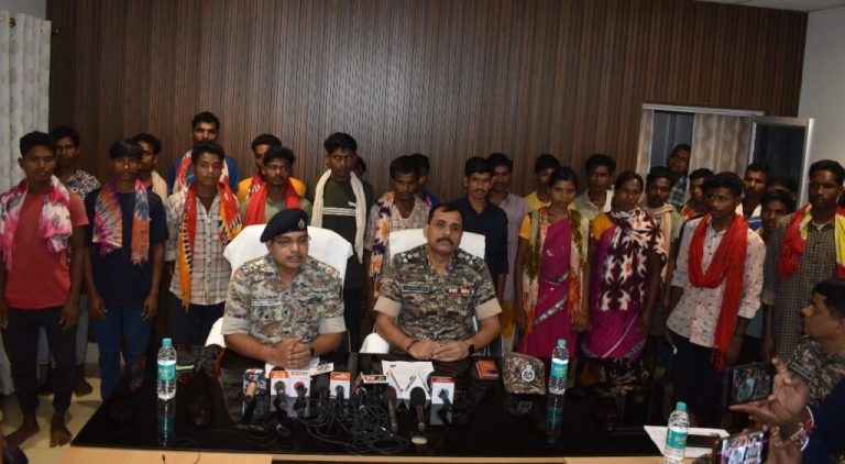 33 Naxalites surrendered their weapons in Bijapur, Chief Minister Sai expressed happiness – ..