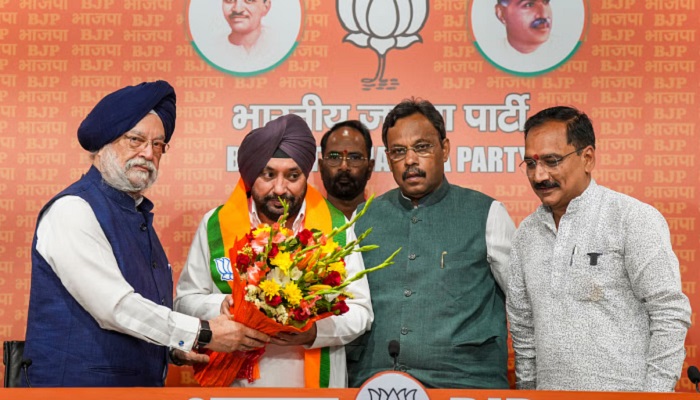 Congress got a big blow amid the elections, Arvinder Singh Lovely joined BJP