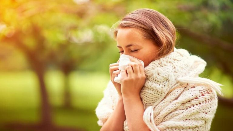 Do you know how dangerous it is to stop a sneeze? Know its side effects…