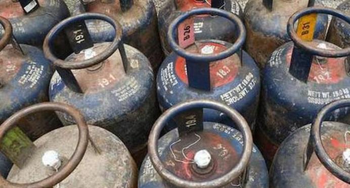 Commercial LPG gas cylinder gets cheaper by Rs 69.50 in Delhi, Mumbai and Rs 70.50 in Chennai