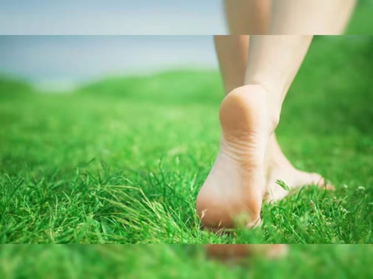 Does walking barefoot on grass in the morning reduce eye sight? Know the correct answer | Live Updates, Unveiling the Latest In